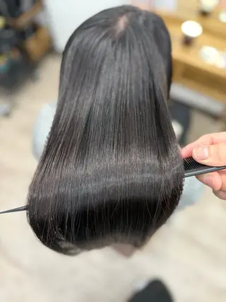 ロング A'SHE横浜所属・髪質改善特化🔥 縮毛、トリートメントのヘアスタイル