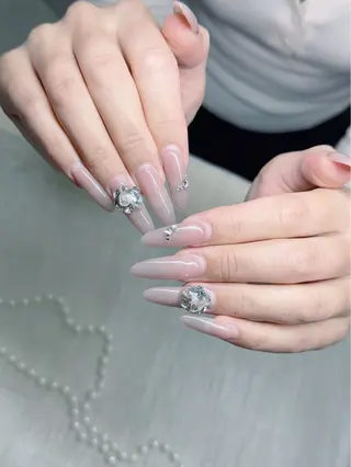 ネイル R nailsalon所属・Rネルサイン よ よのネイルデザイン