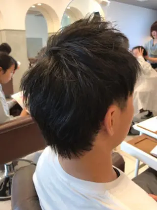 ショート メンズ ブリーチカラー🌈 嘉名 真樹のヘアスタイル