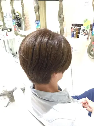 ショート カラー 松吉 純平のヘアスタイル