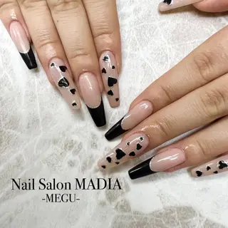 ネイル MADIA藤沢所属・MADIA MEGUのネイルデザイン