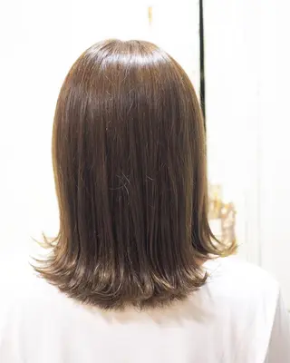 カラー 難波 茜のヘアスタイル