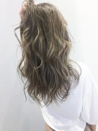 カラー 透明感カラーハイライ トモデル募集大浦偉央のヘアスタイル