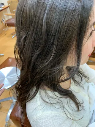 ロング 丸山 亜加理のヘアスタイル