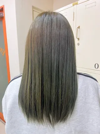 カラー 八馬 那由多のヘアスタイル