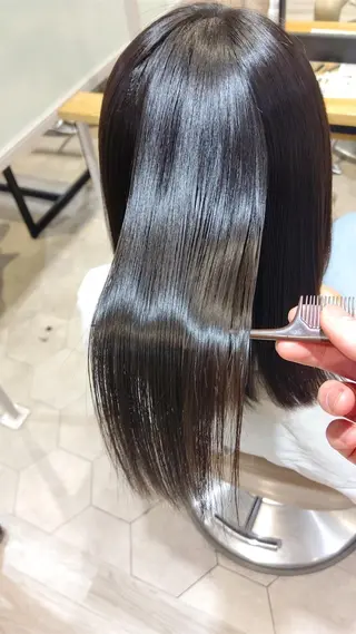 セミロング hair&make earth元住吉店所属・滝沢 英昭のヘアスタイル