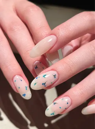 ネイル 藤井 里緒奈のネイルデザイン