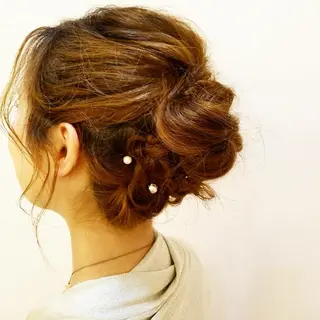 ヘアアレンジ セミロング EMANON名古屋所属・美谷添（ミヤゾエ） まどか大人ヘアサロンのヘアスタイル