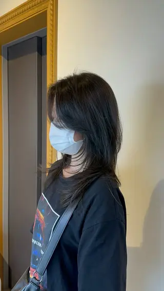 セミロング 大阪ウルフカット ハッシュカットのヘアスタイル