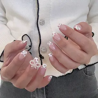 ネイル シュシュ 🎀 girly nailのネイルデザイン