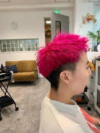 ショート ヨシミ カズヤのヘアスタイル