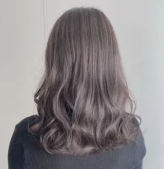 ミディアム カラー ヘアアレンジ ブリーチハイトーン みほのヘアスタイル