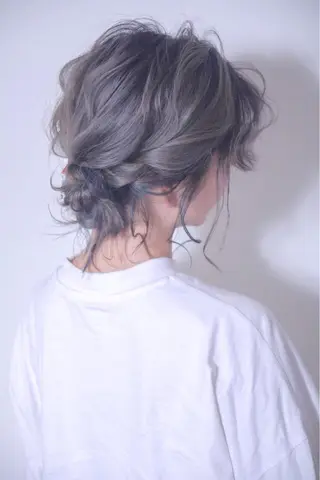 ミディアム カラー ヘアアレンジ 伊藤 裕貴のヘアスタイル