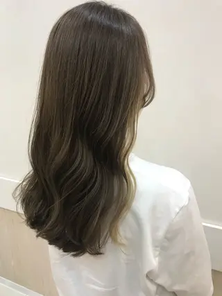 セミロング yukari 艶髪ヘアのヘアスタイル