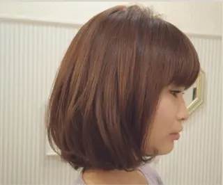 ミディアム 濱岡 恭子のヘアスタイル