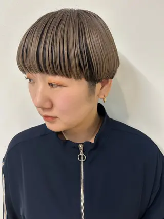 ショート カラー ⚪️ニュアンスカラー ⚪️ハイトーン　マユのヘアスタイル