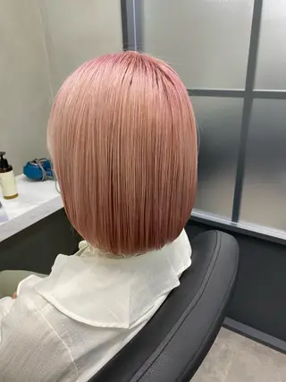 ショート ブリーチ/インナー カラー/長峯美羽のヘアスタイル