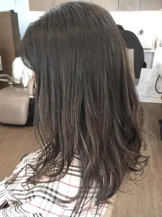 カラー ロング coupe ciseauxのヘアスタイル