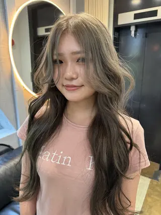 ミディアム カラー dao/ミルクティー /ブラウン/ブロンドのヘアスタイル