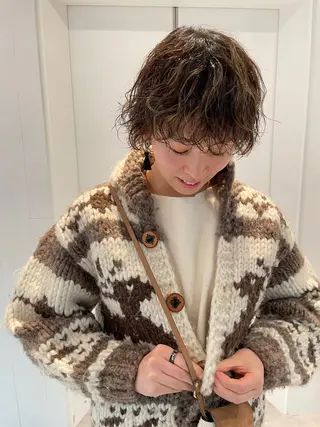 ショート パーマ 瓜谷 亮磨のヘアスタイル