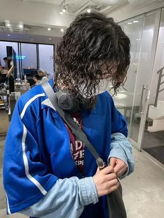 ミディアム パーマ スパイラルパーマ 🌐hina⭐️のヘアスタイル