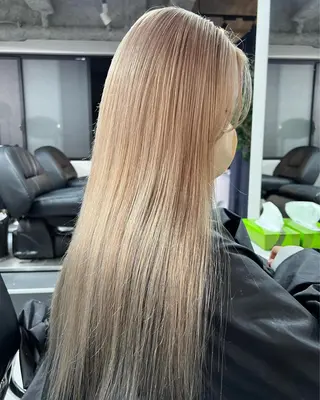 ロング カラー ハイトーン&髪質改善 &韓国エクステ🤎のヘアスタイル