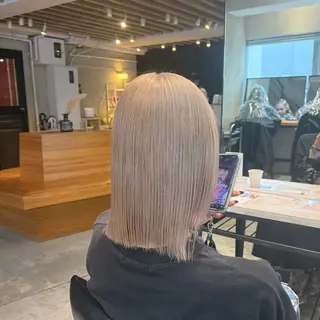ミディアム カラー 🩵艶ハイトーン ブリーチ🩵ユウゴのヘアスタイル
