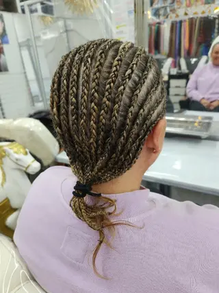  渡辺 マリのヘアスタイル