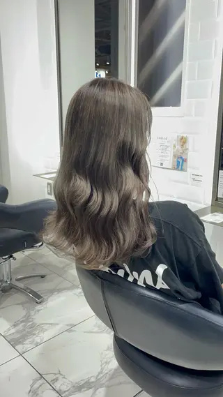 ロング カラー 🌼透明感カラー🌼 岡本サユリの眉毛・アイブロウイメージ