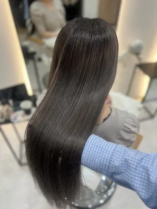 ロング カラー Zina aimiのヘアスタイル