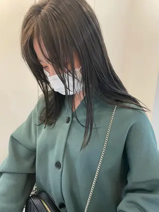 セミロング カラー レイヤー　べージュ 白石研太のヘアスタイル