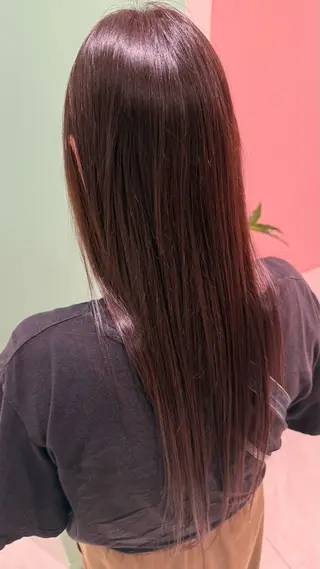 ロング カラー 橘 芽久美のヘアスタイル