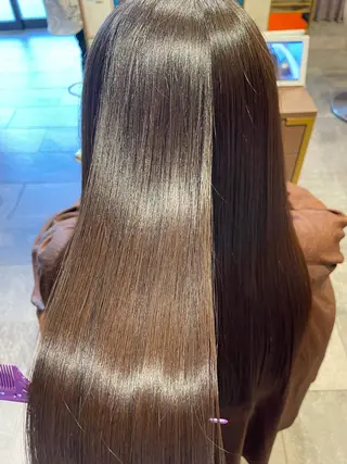 ロング 傷めない白髪ぼかし/ ワタナベユウマのヘアスタイル