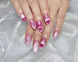 ネイル 🦋 Queenieのネイルデザイン