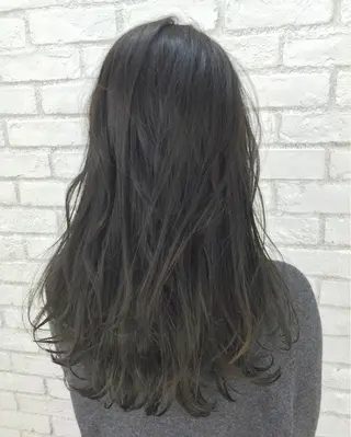 セミロング ロング カラー TOMOYAレイヤー ブリーチ縮毛矯正のヘアスタイル