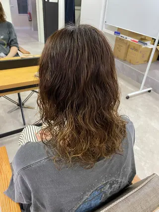 ミディアム 宮本 楓のヘアスタイル