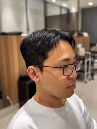 メンズ ダウンパーマ韓国ヘア 櫻井健のヘアスタイル