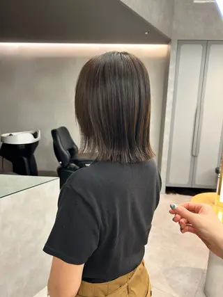 ミディアム ルネ所属・切りっぱなしボブ グレージュ/福田梢のヘアスタイル