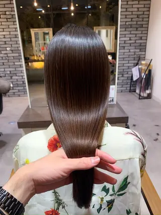 ロング Uni.所属・地毛風ストレート/ 髪質改善/榎本流行のヘアスタイル