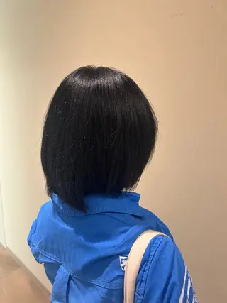 ショート カラー 海外風ブリーチなし 🫒Rion🫒🩶のヘアスタイル