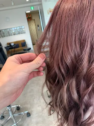 ミディアム ヨシミ カズヤのヘアスタイル