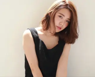 ミディアム 伊藤 桃花のヘアスタイル