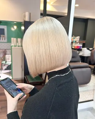 ショート カラー FRAME+spa&hair roomなんば駅前店所属・🌸MAYU🌸 ハイトーン➕レイヤーのヘアスタイル