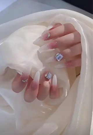 セミロング 長さだし専門店 ROKANAILのネイルデザイン