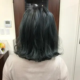 カラー SHIN/レイヤー カット×クロスパーマのヘアスタイル