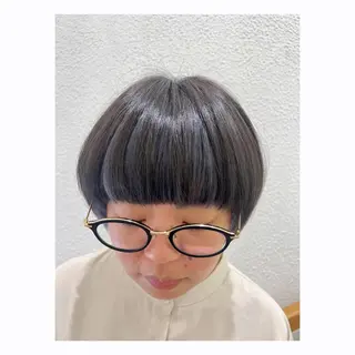 ショート カラー 下平 秀美のヘアスタイル