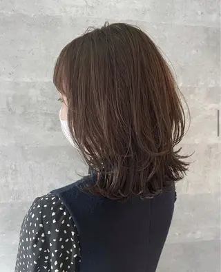 ミディアム 和田 真由子のヘアスタイル
