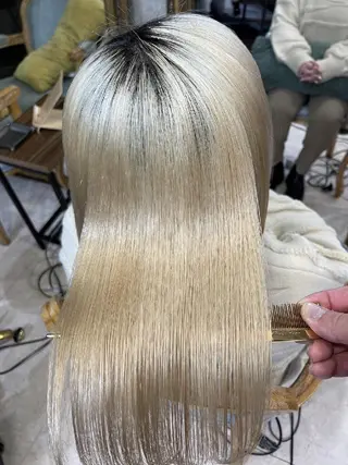 ロング カラー AnFye une qatllのヘアスタイル