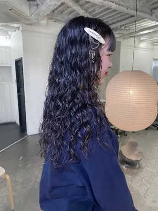ロング パーマ CACHÉ NAKAZAKI所属・CACHÉ わっちょのヘアスタイル