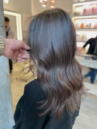 ロング カラー Akane レイヤー/艶カラーのヘアスタイル